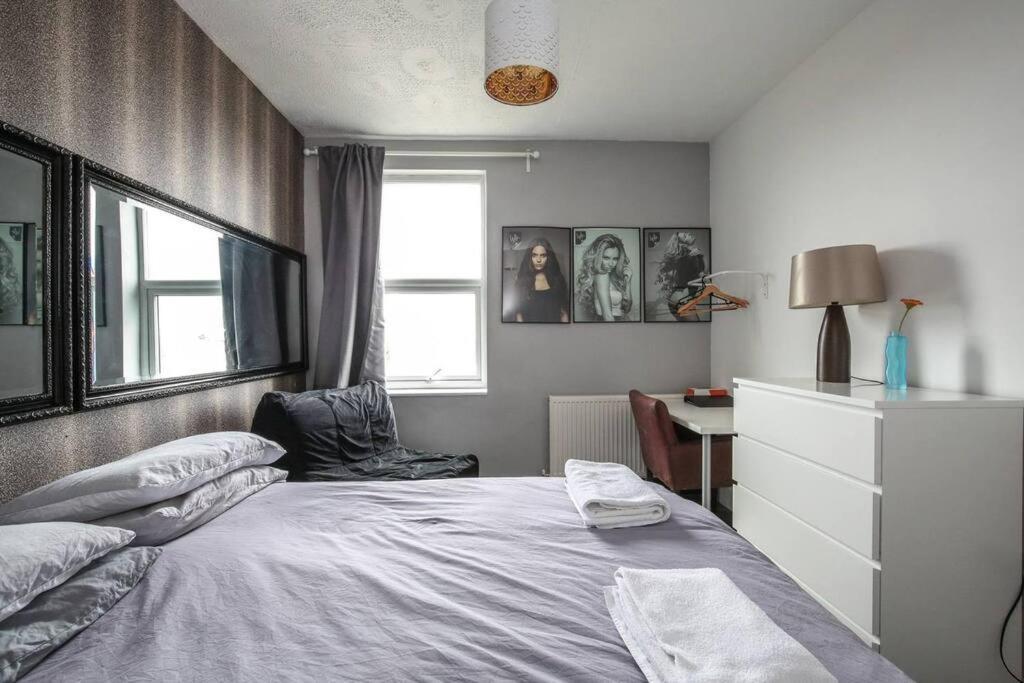 Large Modern Apartment With Garden Sleeps 10 Guests Лондон Экстерьер фото