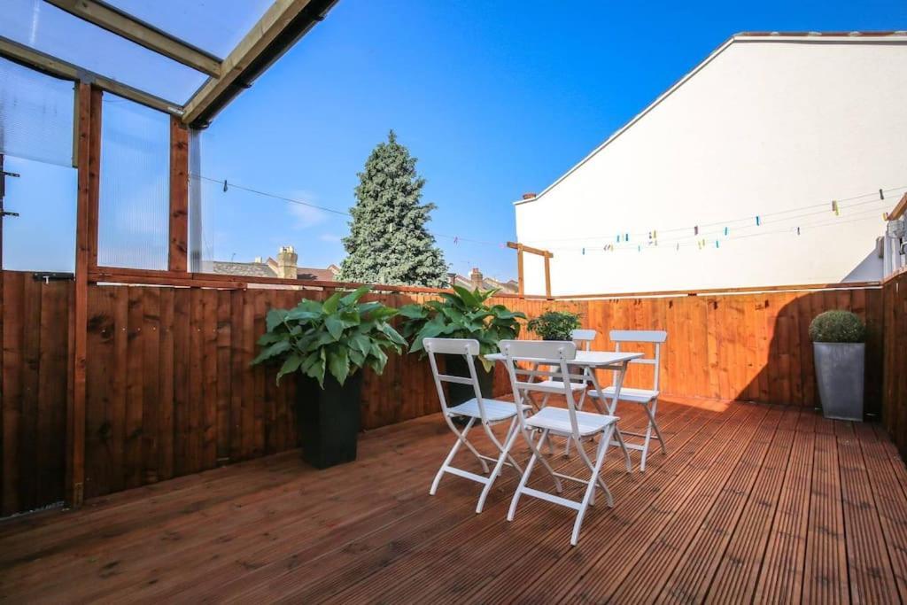 Large Modern Apartment With Garden Sleeps 10 Guests Лондон Экстерьер фото